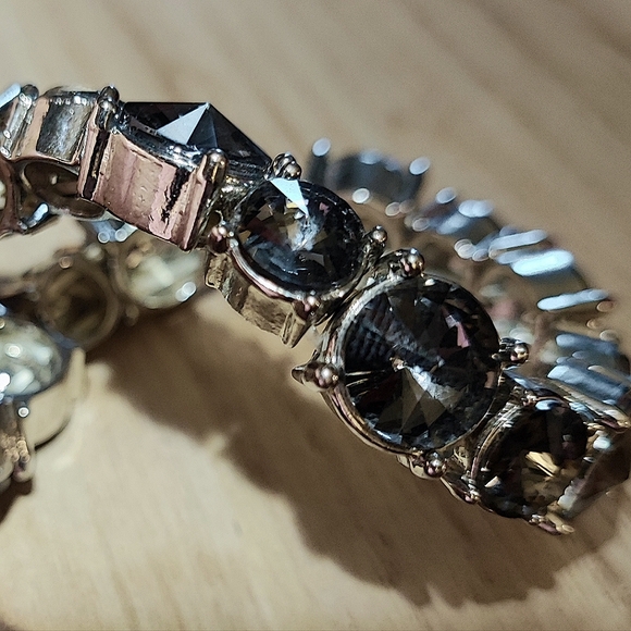 Rivoli Smoke Gray Rhinestone Vintage Stretch Bracelet Silver Tone - Picture 10 of 10